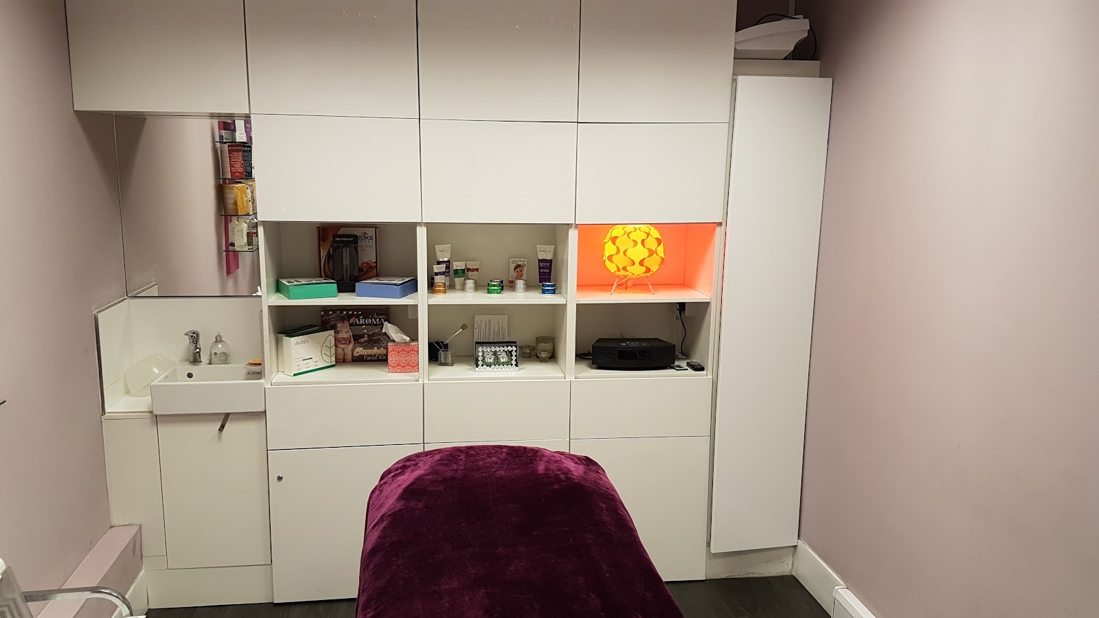 Beauty Bar Tottenham in Tottenham London